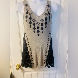Vocal long embroidery tank